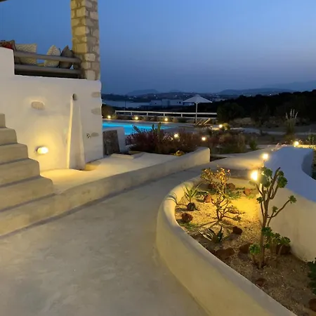 Key 2 * Santa Maria (Paros)